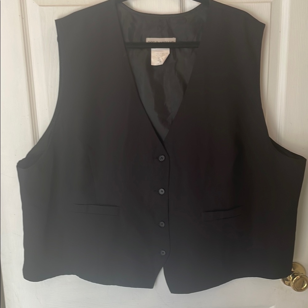 Doc & Amelia Black Button-Up Vest 3X